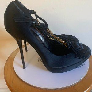 Alberta Feretti black satin heels